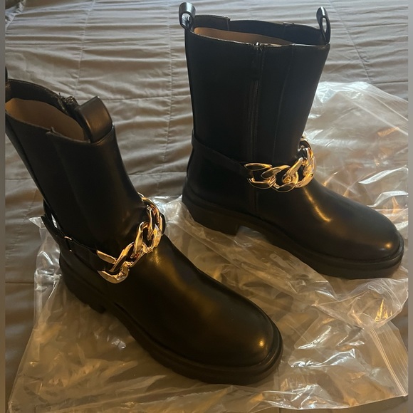 Women’s Chelsea style gold chain boots - Picture 2 of 10